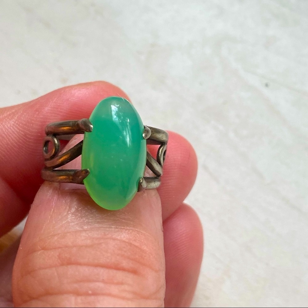 Vintage Hand Crafted Silver Jade Stone Ring